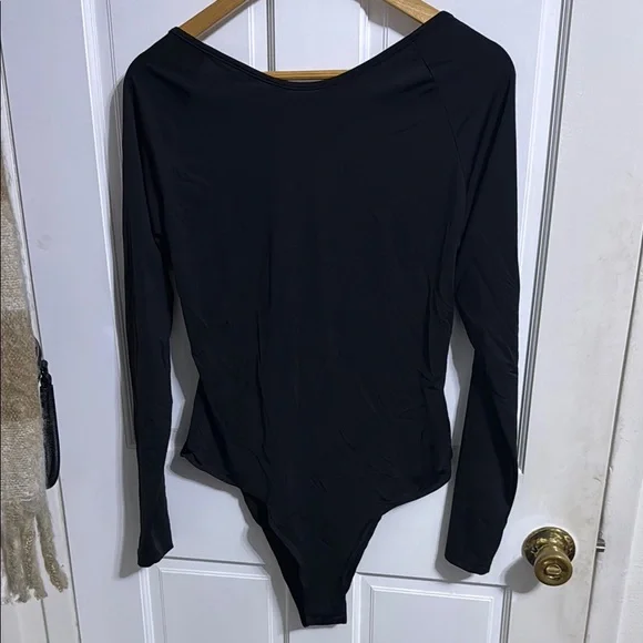 Princess Polly GATEWOOD LONG SLEEVE BODYSUIT BLACK size 12 - Picture 4 of 6